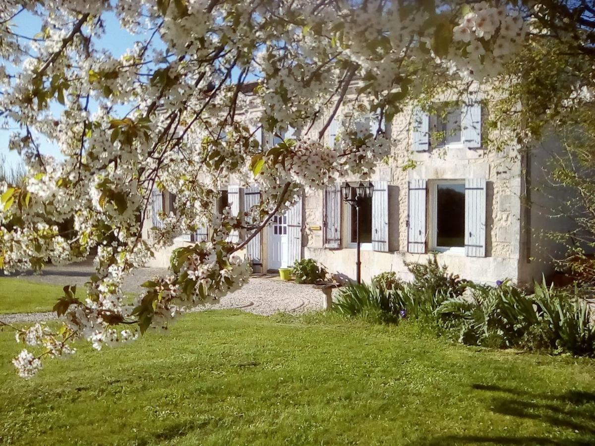Maison Lavande Saint-Jean-d'Angely Exterior photo