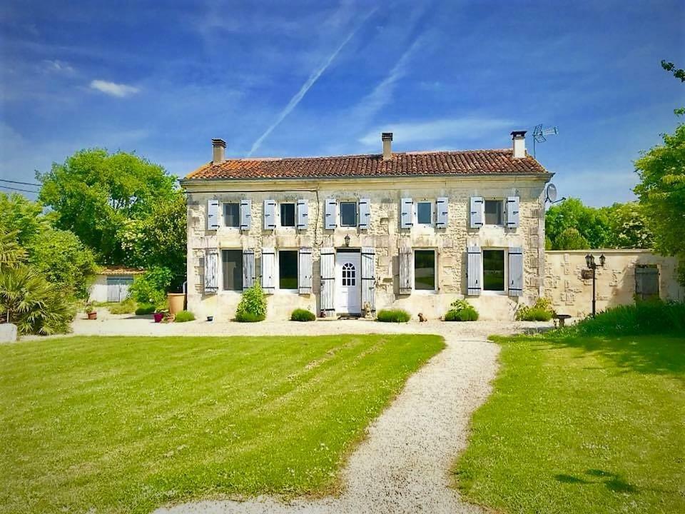 Maison Lavande Saint-Jean-d'Angely Exterior photo